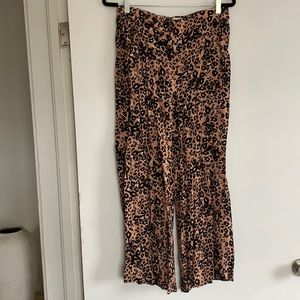 Aritzia Wilfred Faun pant in Leopard Print